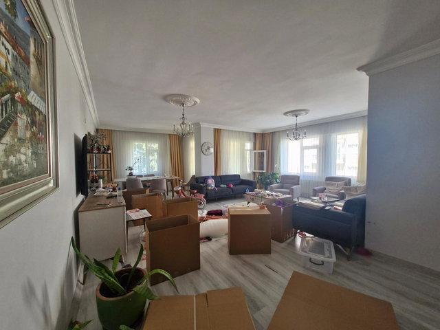 BAHÇEŞEHİR ATA SİTESİNDE TADİLATLI 3+1 DAİRE