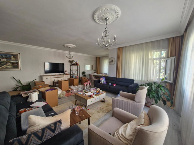 BAHÇEŞEHİR ATA SİTESİNDE TADİLATLI 3+1 DAİRE