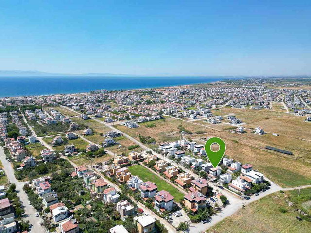 İZMİR DİKİLİ’DE DENİZE 800 METRE MESAFEDE KAT MÜLKİYETLİ 5+1 TAM MÜSTAKİL VİLLA