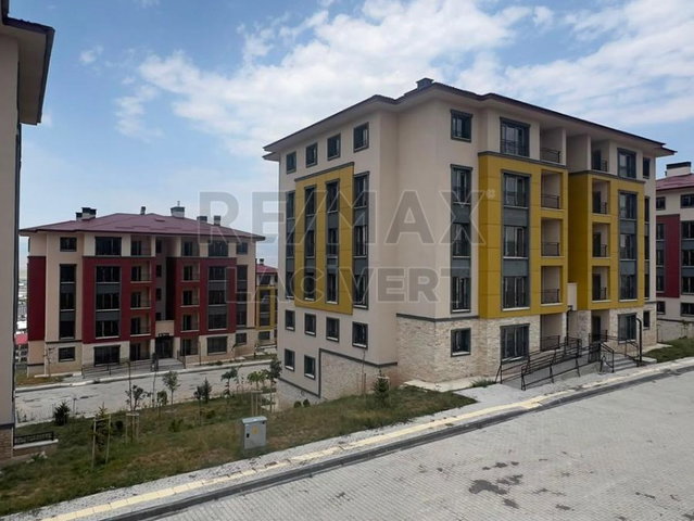 RE/MAX LACİVERT'TEN HİLALKENT'TE 3+1 KİRALIK DAİRE