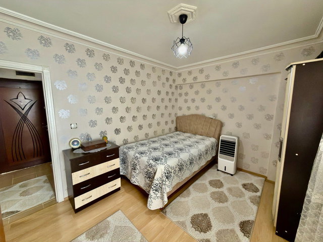ETİMESGUT TOPÇU’DA ÇİFT CAM BALKONLU – OTOPARKLI – FERAH SATILIK DAİRE