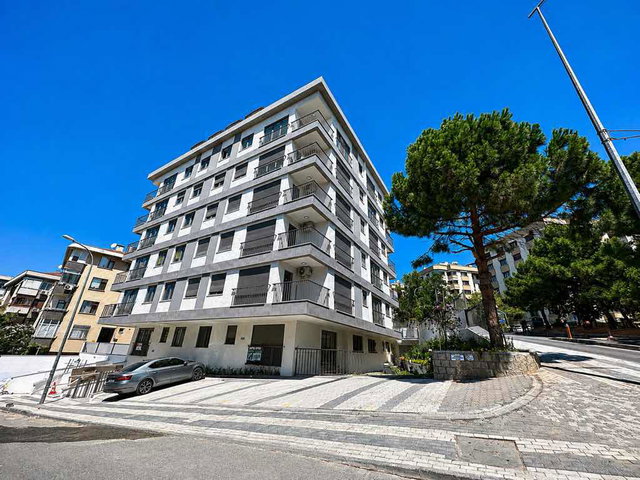 REMAX ASHİLL ACIBADEMDE MÜKEMMEL KONUMDA 3+1 KİRALIK DAİRE