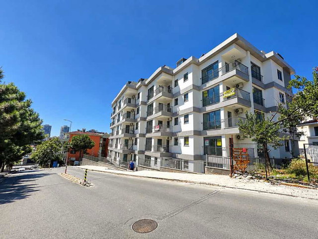 REMAX ASHİLL ACIBADEMDE MÜKEMMEL KONUMDA 3+1 KİRALIK DAİRE