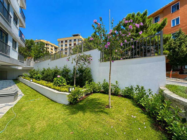 REMAX ASHİLL ACIBADEMDE MÜKEMMEL KONUMDA 3+1 KİRALIK DAİRE