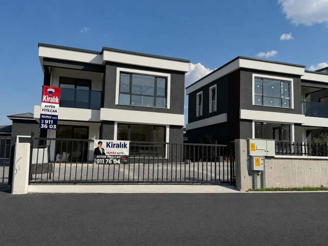 YENİ BAĞLICA’DA MÜKEMMEL KONUMDA, 4+2 BAĞIMSIZ VE KOMPAKT KİRALIK VİLLA