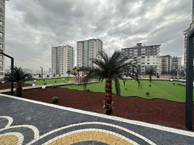 LİFE GARDEN KONUTLARI 2’DE 16. KAT 4+1 | 170 M² NET | BALKONLU | KREDİYE UYGUN