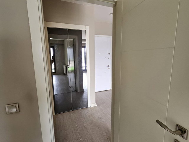 CUMHURİYET MAHALLESİ HIT TOWN SİTESİNDE METROYA 50M KİRALIK 1+1 DAİRE