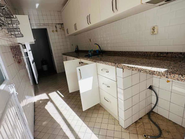 ACIBADEM İSTEK ÖZEL LİSESİ KARŞISINDA KİRALIK ARA KAT 3+1 TEMİZ DAİRE