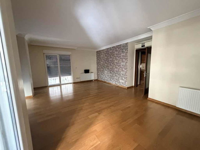 KADIKÖY’DE 3+1 | 85 M² NET | ÇİFT CEPHELİ, BALKONLU, BOŞ KİRALIK DAİRE