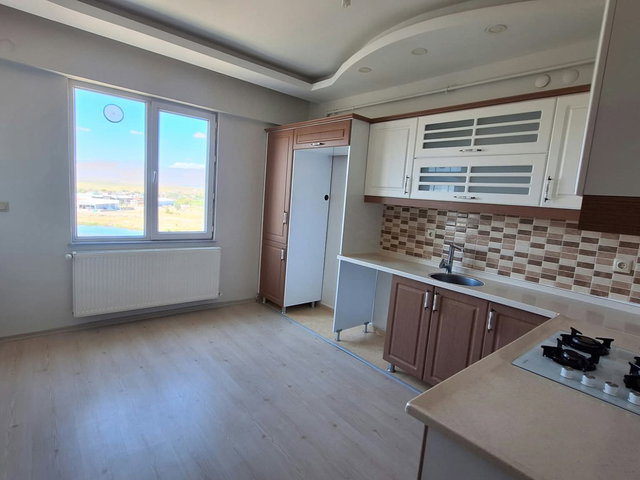 REMAX İLKE'DEN HİLALKENT'TE KAPALI OTOPARKLI 3+1 KİRALIK DAİRE