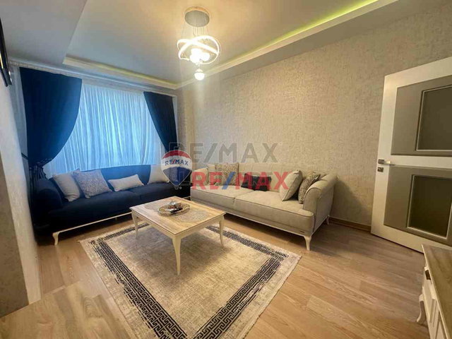 RE/MAX LACİVERT'TEN BOSTANCIOĞLUN'DA SATILIK 4+1 ARAKAT DAİRE