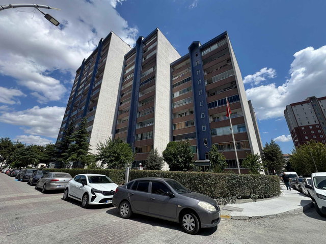 BEYLİKDÜZÜ BARIŞ MAH 3+1 145 M2 METROBÜSE 4 DK TADİLATLI DAİRE