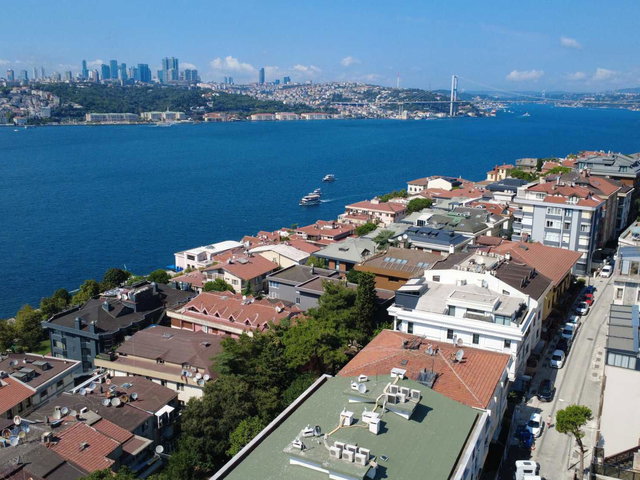 ÜSKÜDAR SULTANTEPE DE MERKEZİ KONUM YENİ BİNA DA 3+1 DAİRE