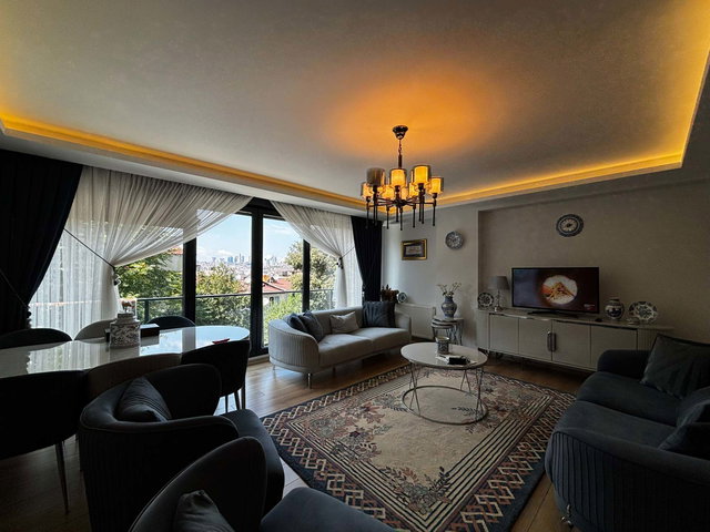 ÜSKÜDAR SULTANTEPE DE MERKEZİ KONUM YENİ BİNA DA 3+1 DAİRE