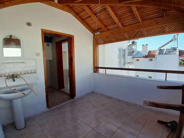 MERKEZI KONUMLU DENIZE YÜRÜME MESAFELI İKIZ VILLA