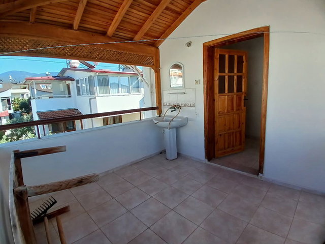MERKEZI KONUMLU DENIZE YÜRÜME MESAFELI İKIZ VILLA