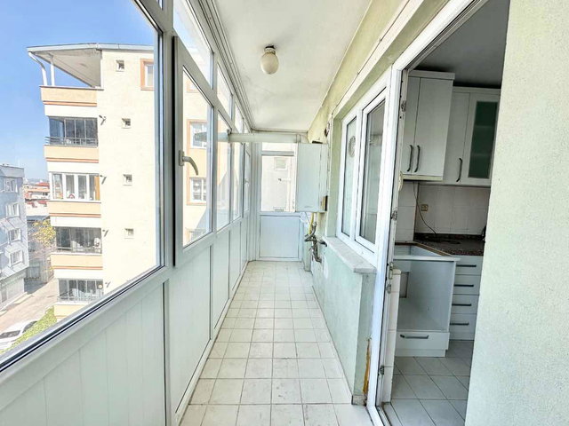 REMAX LEON I KONAK MAHALLESİ 'NDE CADDE MANZARALI KİRALIK 3+1