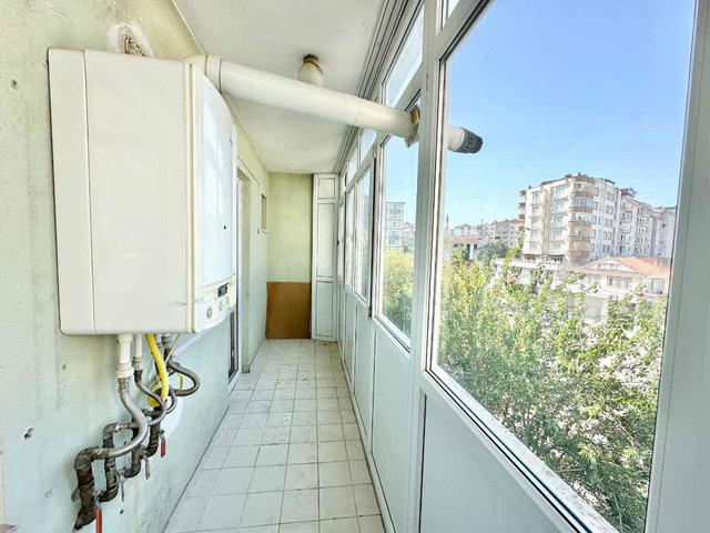 REMAX LEON I KONAK MAHALLESİ 'NDE CADDE MANZARALI KİRALIK 3+1