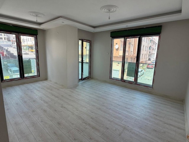 REMAX ASHİLL ÜSKÜDAR FERAH 3+1 SATILIK DAİRE