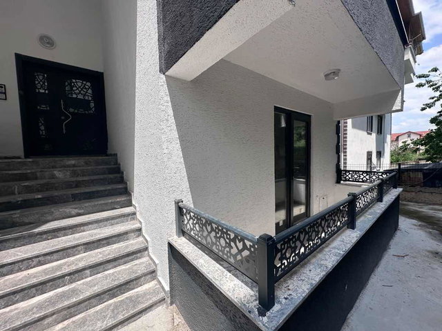 GÖLCÜK YAZLIK 'TA SIFIR 4+1 BAHÇE DUBLEKS SATILIK DAİRE