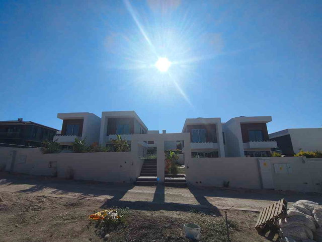 ÇEŞME YALI MAHALLESİNDE 4 ADET 3+1 SIFIR VİLLA