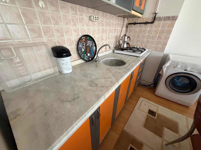 KIRMIZITOPRAK/ ATATÜRK CADDESİ FUL LÜKS EŞYALI 1+1 SATILIK DAİRE