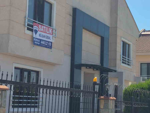 REMAX ADVANTAGE'DEN SATILIK ÖZLÜCE 19 MAYIS'TA ASANSÖRLÜ LÜKS TRİBLEKS VİLLA