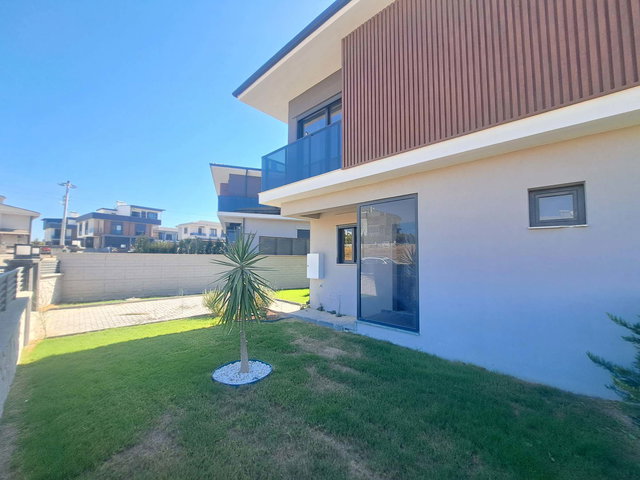 SEFERİHİSAR TEPECİK’TE SIFIR 3+1 İKİZ VİLLA | 2 BANYO, 3 WC, BALKON, DOĞALGAZ KOMBİ