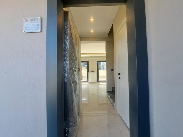 SEFERİHİSAR TEPECİK’TE SIFIR 3+1 İKİZ VİLLA | 2 BANYO, 3 WC, BALKON, DOĞALGAZ KOMBİ