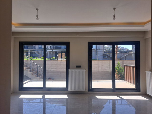 SEFERİHİSAR TEPECİK’TE SIFIR 3+1 İKİZ VİLLA | 2 BANYO, 3 WC, BALKON, DOĞALGAZ KOMBİ