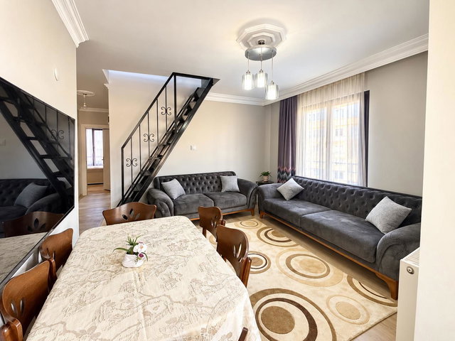 GÜNGÖREN MERKEZ MAH.’DE EN ÜST KAT 3+2 DUBLEKS | 160 M² NET | BÜYÜK BALKON