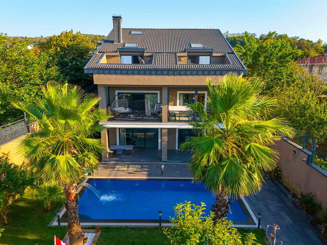 ZEKERİYAKÖY KARAAĞAÇTA 700 M² | 6+2 | SATILIK MÜSTAKİL VİLLA