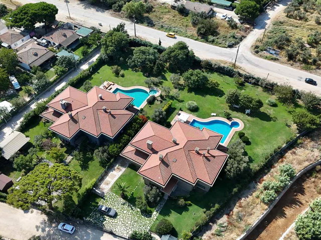 REMAX MID ERDEK ZEYTINLI'DE 650 M² LÜX 6+2 FIRSAT MALIKANE