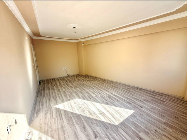 REMAX BEYAZ | GÜRSU İSTİKLAL MAHALLESİN'DE 3+1 DAİRE