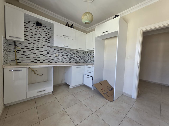 BAŞİSKELE SAHİL ÖZ MESAN SİTESİ 3+1 KİRALIK DAİRE