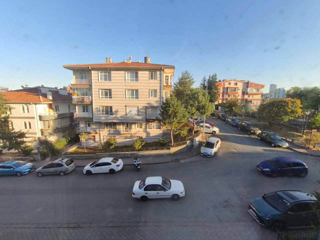 OĞUZLAR MAHALLESİ'NDE OFİS VE KONUT KULLANIMINA UYGUN 5+1 GENİŞ DUBLEKS