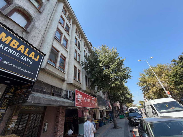 RE/MAX HÜR'DEN YENI CAMIDE 3+1 130 M2 SATILIK DAIRE