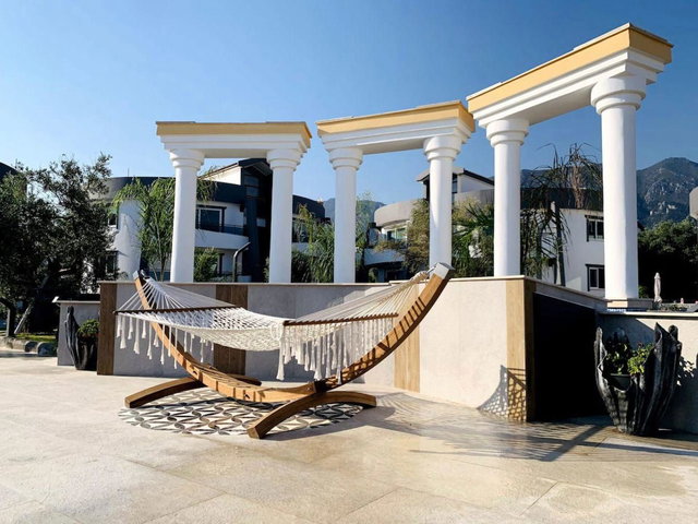 GIRNE EDREMIT'TE SATILIK FUL EŞYALI 1+1 DAIRE