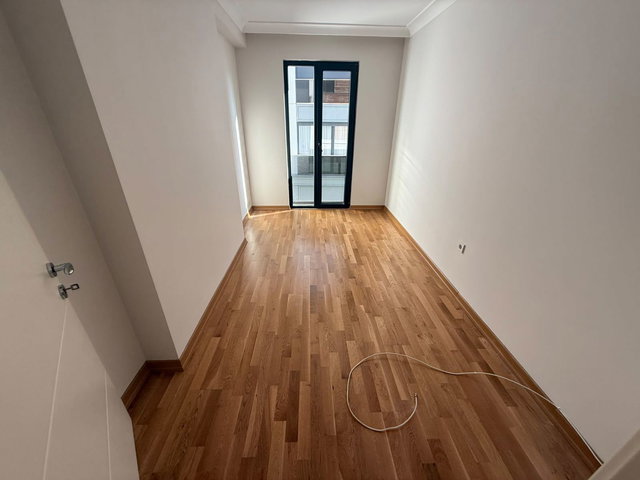 ACİBADEM CADDESINDE CADDE UZERİNDE BİNADA 3+1 KİRALIK DAİRE