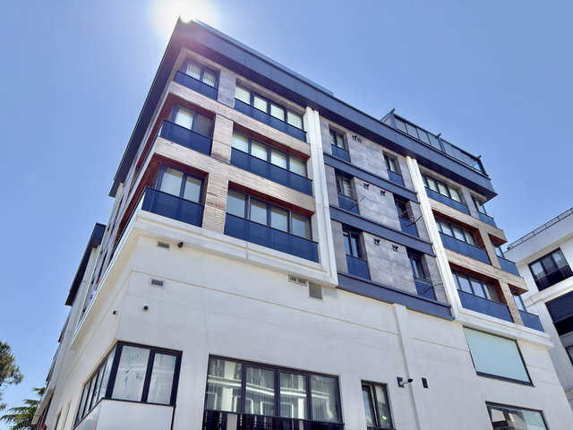 ACİBADEMİN EN GÜZEL KONUMUNDA SATILIK 3+1 DAİRE