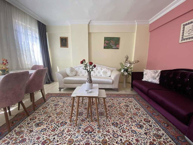 İLKADIM DA FUL EŞYALI KİRALIK GENİŞ VE KONFORLU DAİRE
