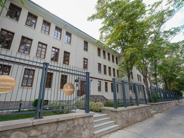 KIZILAY TARİHİ SARAÇOĞLU MAH. KONUT VE OFİS KULLANIMINA UYGUN 3+1 E.BAN. DAİRE