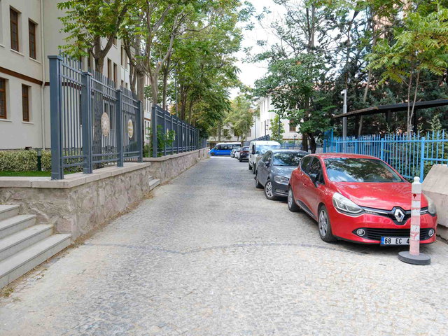 KIZILAY TARİHİ SARAÇOĞLU MAH. KONUT VE OFİS KULLANIMINA UYGUN 3+1 E.BAN. DAİRE