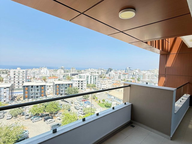 GIRNE MERKEZDE DENİZ MANZARALI SATILIK 3+1 DAIRE