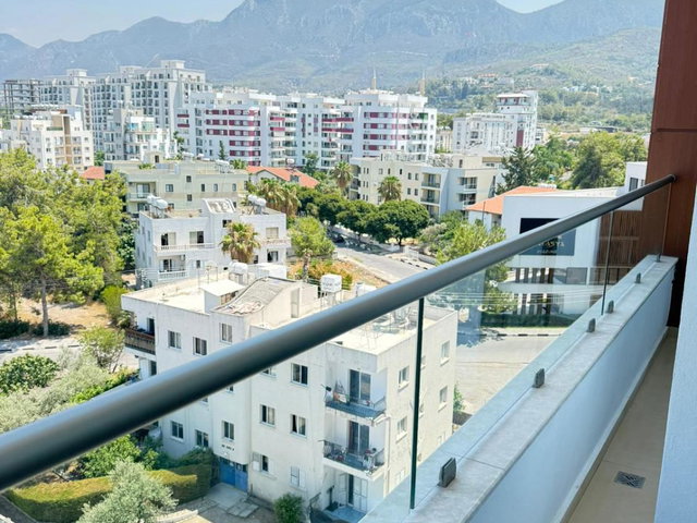 GIRNE MERKEZDE DENİZ MANZARALI SATILIK 3+1 DAIRE