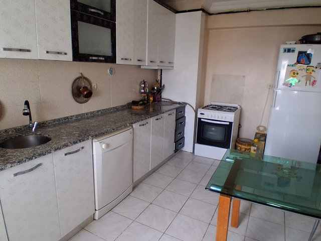 YAKACIK’TA GÜNEY-DOĞU CEPHELİ 3+1  130 M² BRÜT SATILIK DAIRE