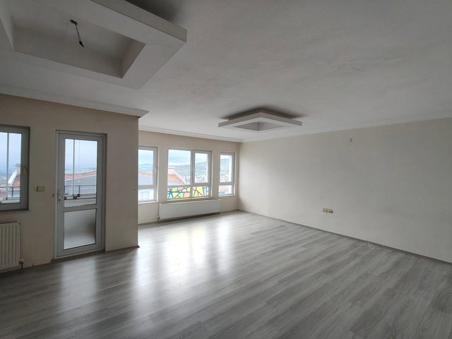 YAKACIK’TA GÜNEY-DOĞU CEPHELİ 3+1 | 120 M² NET | BOŞ, KREDİYE UYGUN SATILIK DAIRE