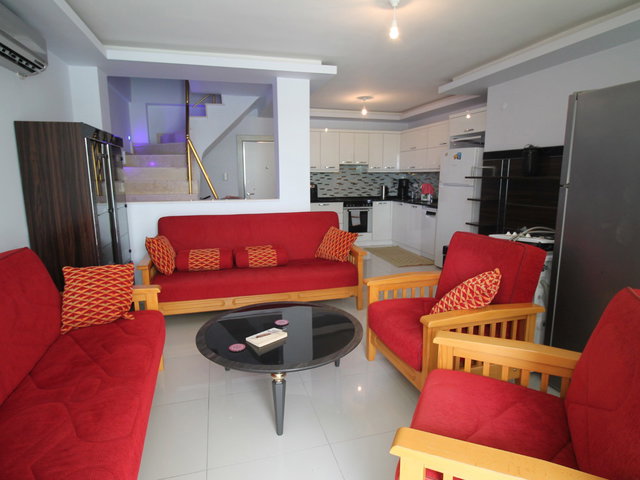 ALTINKUM'DA SITE IÇERISINDE HAVUZLU 3+1 ÇATI DUBLEXI DAIRE