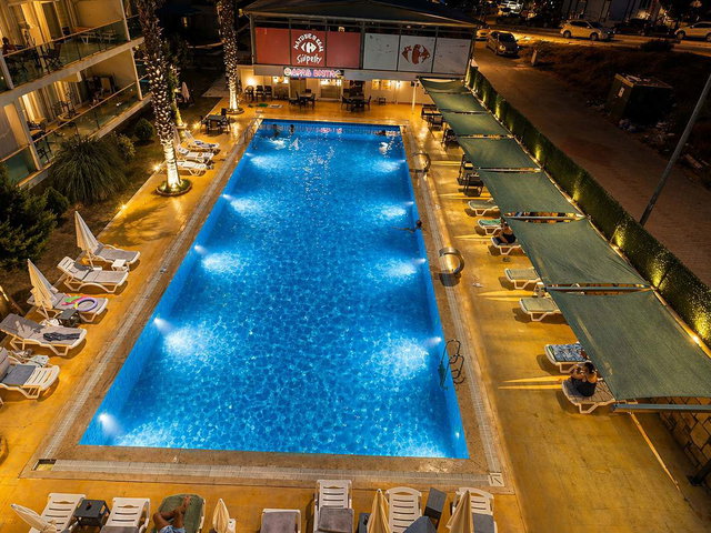 ALTINKUM'DA SITE IÇERISINDE HAVUZLU 2+1 DAIRE