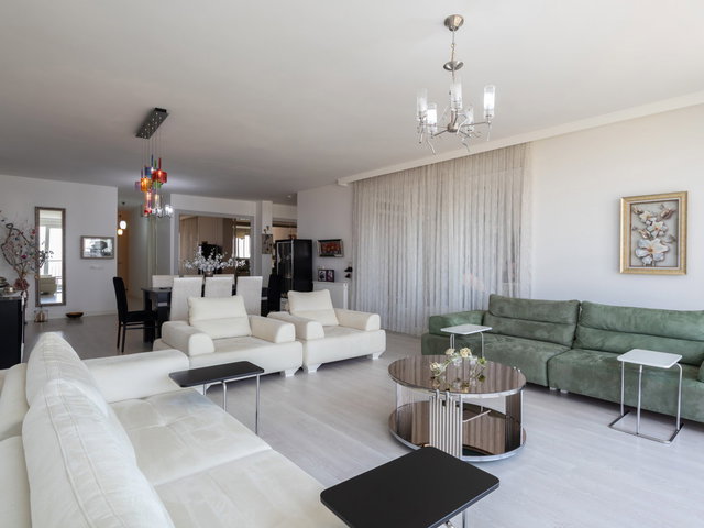 INCEK ATASAYANLAR 4 SITESINDE ANKARA MANZARALI 4.5+1 260 M2 DAIRE
